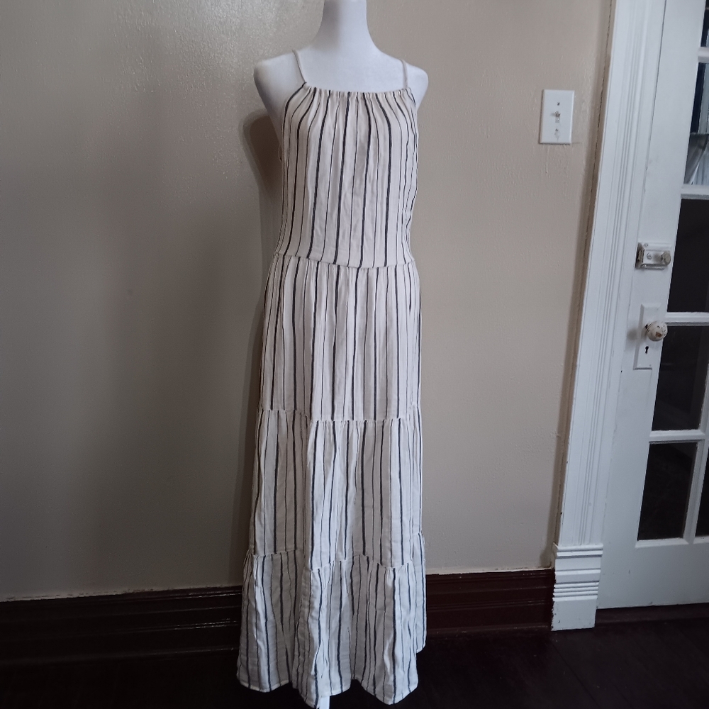 Flowy Striped Gray & Cream Maxi Dress Size Medium Tall, Sleevless Old Navy